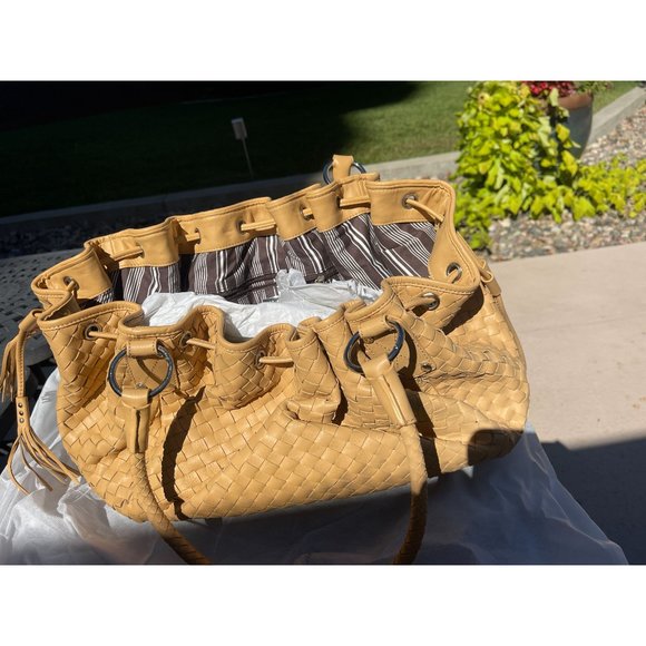 NWT Adrienne Vittadini 100% Woven Leather Brown Twisted Leather Strap Handbag - Picture 4 of 5